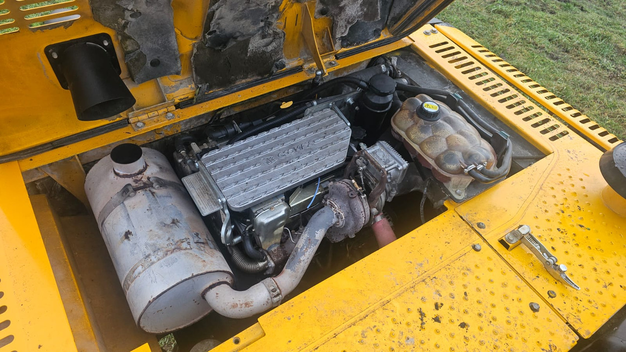 JCB JS175W - Pelle sur pneus: photos 3 JCB JS175W - Pelle sur pneus: photos 3