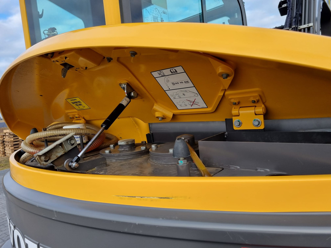 VOLVO ECR 88D PRO - Pelle sur chenille: photos 3 VOLVO ECR 88D PRO - Pelle sur chenille: photos 3