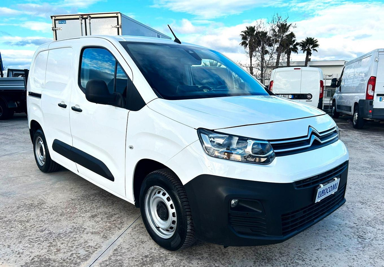 Citroen Berlingo 1.6 hdi 100 cv - Fourgonnette: photos 3 Citroen Berlingo 1.6 hdi 100 cv - Fourgonnette: photos 3