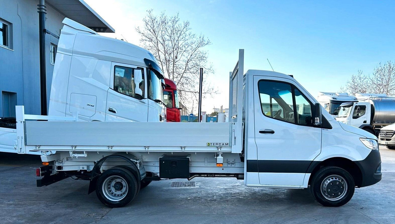 Mercedes 515 T 37/50 PRO Ribaltabile Tril. - Utilitaire benne: photos 4 Mercedes 515 T 37/50 PRO Ribaltabile Tril. - Utilitaire benne: photos 4