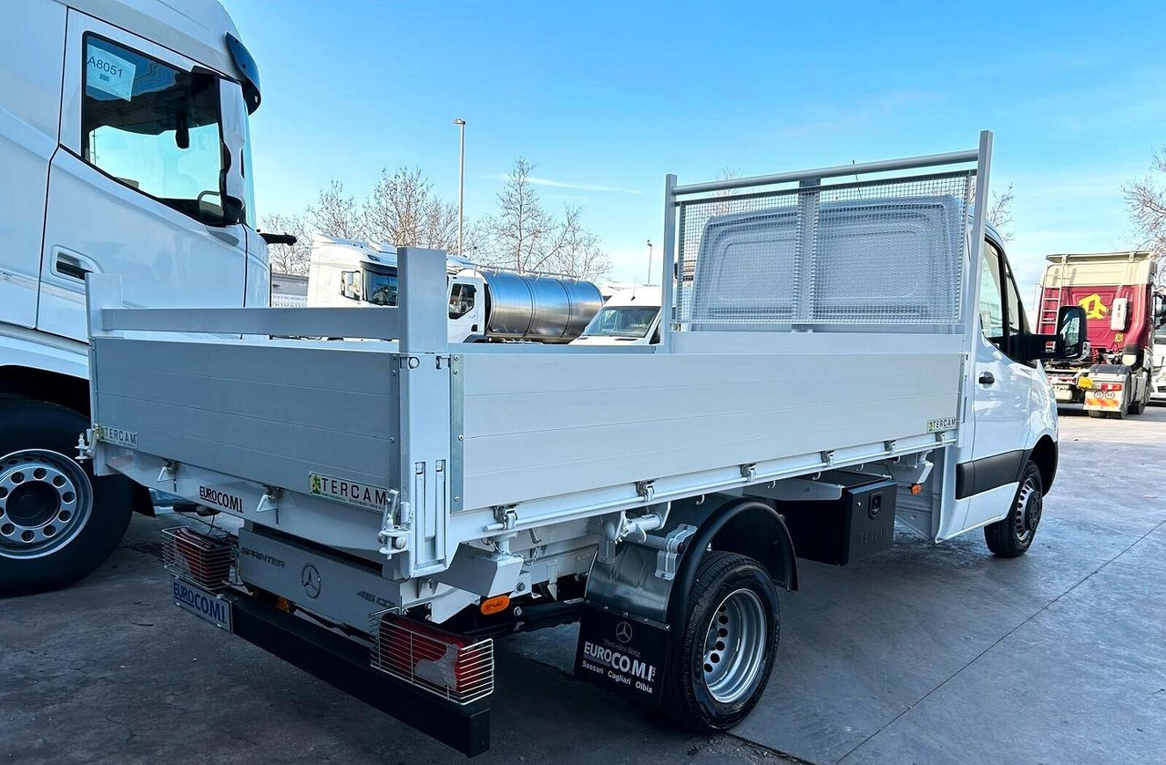 Mercedes 515 T 37/50 PRO Ribaltabile Tril. - Utilitaire benne: photos 5 Mercedes 515 T 37/50 PRO Ribaltabile Tril. - Utilitaire benne: photos 5