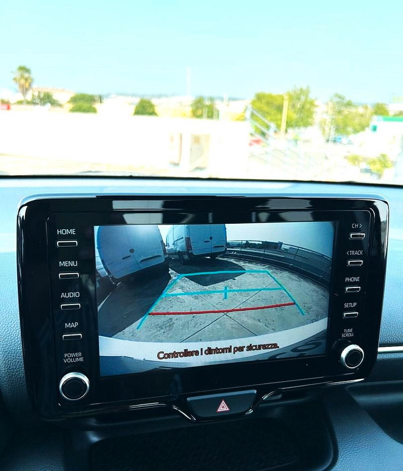 Berline Toyota Yaris 1.5 Hybrid 5 porte Lounge: photos 15