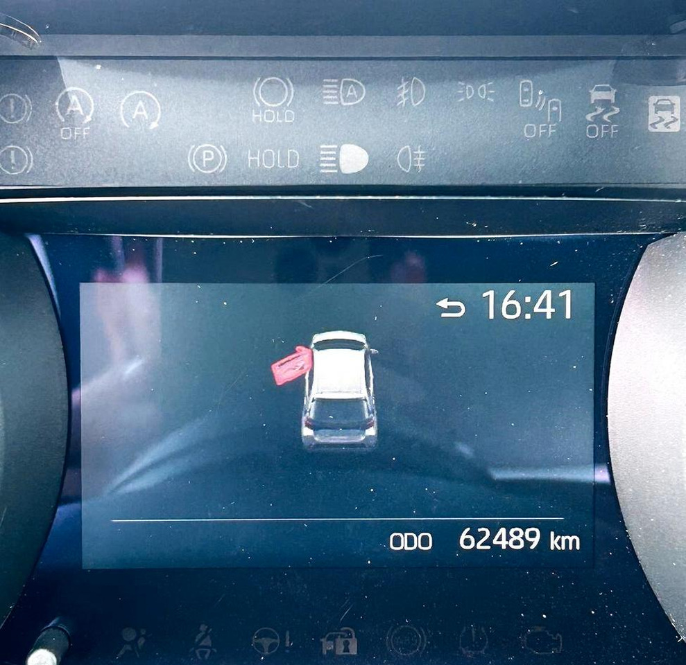 Berline Toyota Yaris 1.5 Hybrid 5 porte Lounge: photos 16