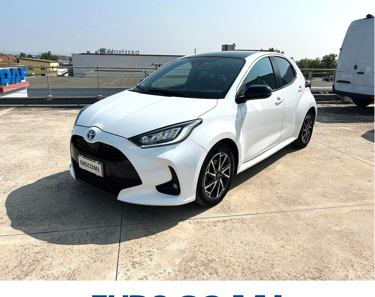 Toyota Yaris 1.5 Hybrid 5 porte Lounge - Berline: photos 1 Toyota Yaris 1.5 Hybrid 5 porte Lounge - Berline: photos 1