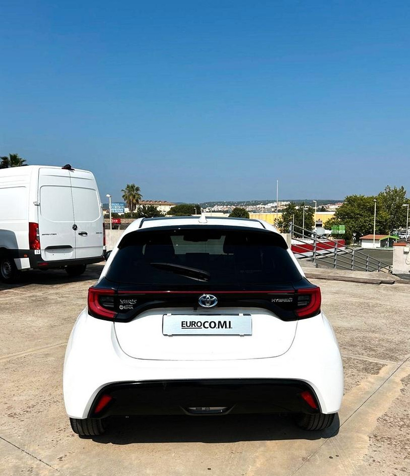 Berline Toyota Yaris 1.5 Hybrid 5 porte Lounge: photos 6