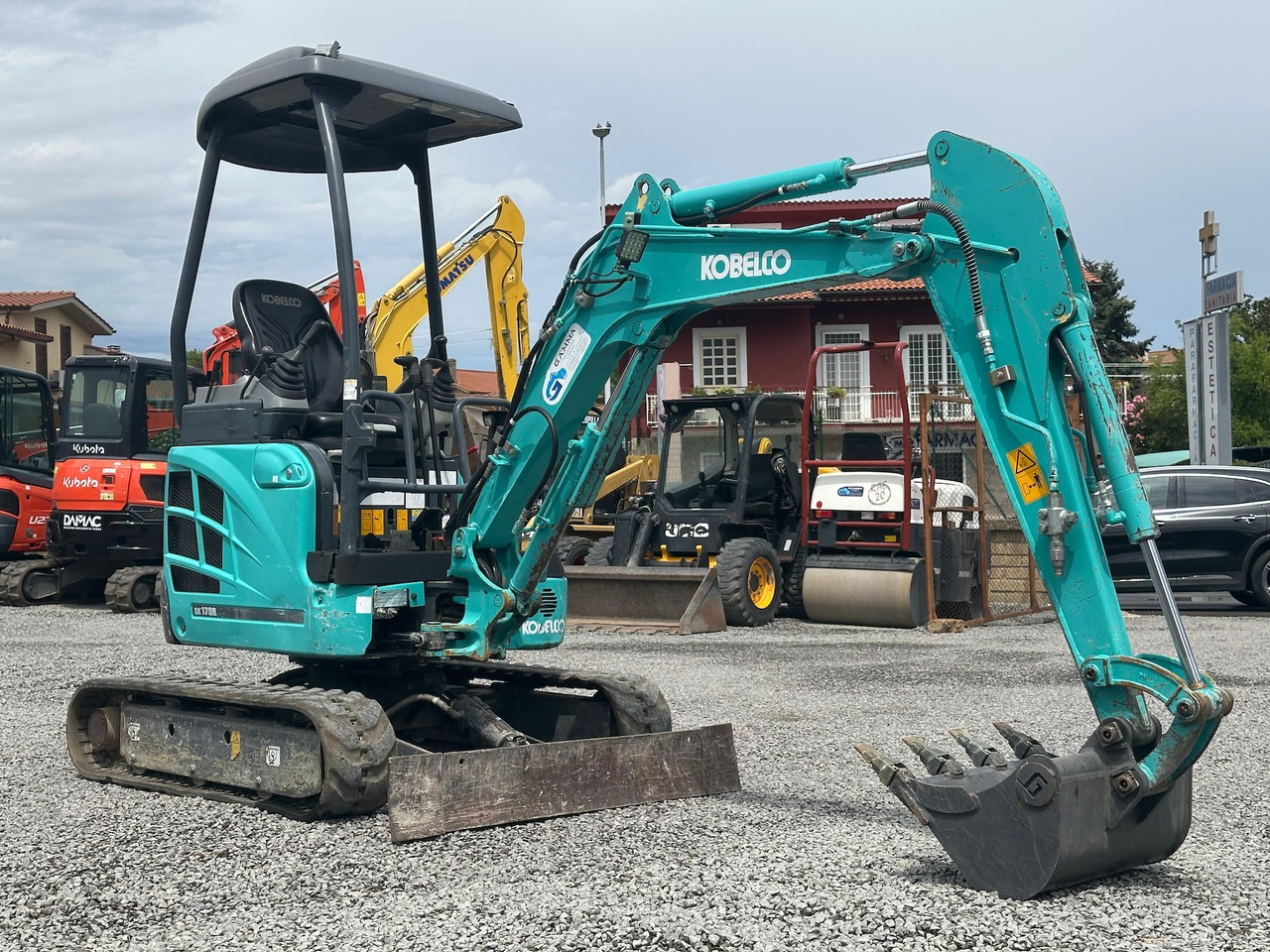 KOBELCO SK17SR-3E - Mini pelle: photos 1 KOBELCO SK17SR-3E - Mini pelle: photos 1