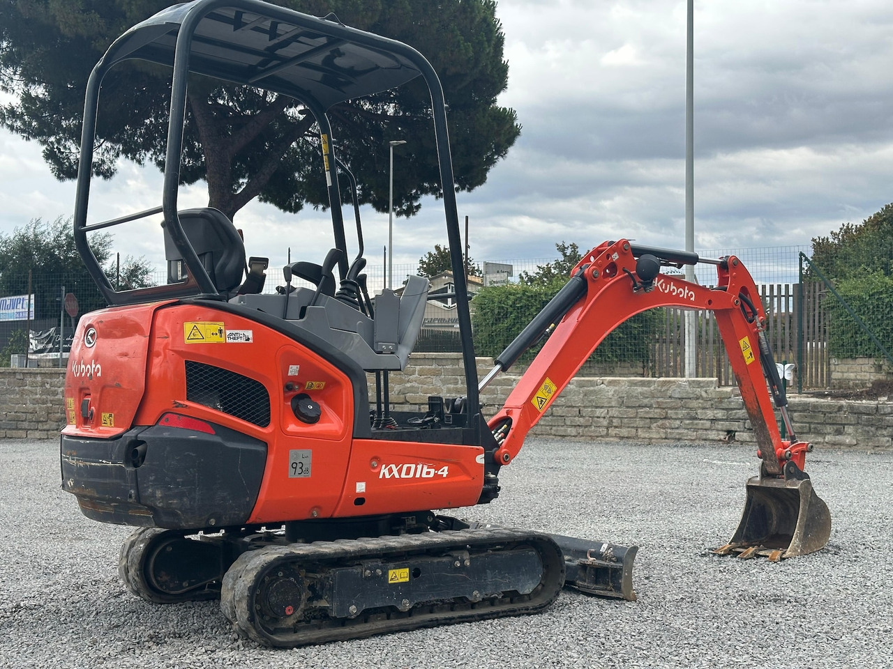 KUBOTA KX016-4 - Mini pelle: photos 2 KUBOTA KX016-4 - Mini pelle: photos 2