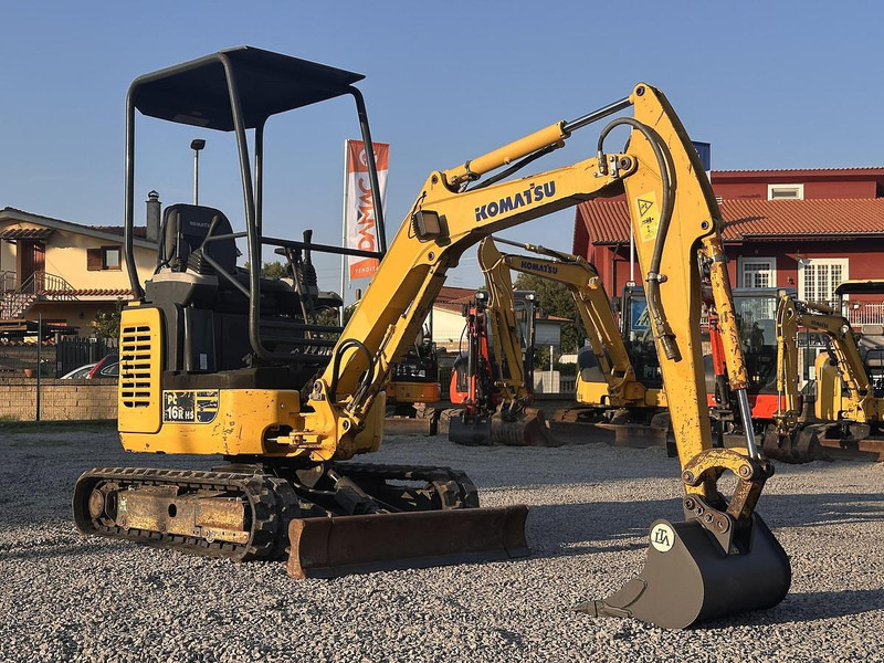 Komatsu PC16R-3HS - Mini pelle: photos 1 Komatsu PC16R-3HS - Mini pelle: photos 1