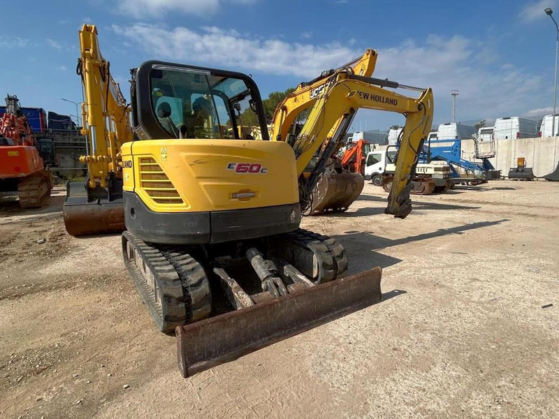 New Holland E60C - Mini pelle: photos 3 New Holland E60C - Mini pelle: photos 3