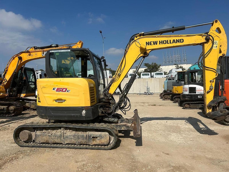 New Holland E60C - Mini pelle: photos 1 New Holland E60C - Mini pelle: photos 1