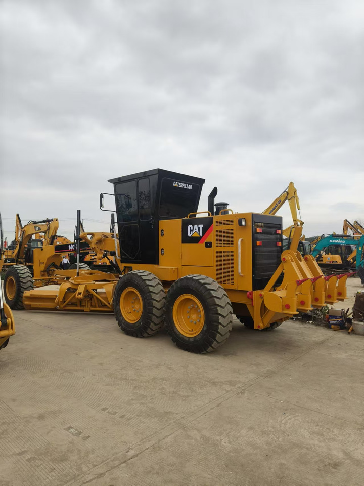 CATERPILLAR 140H - Niveleuse: photos 1 CATERPILLAR 140H - Niveleuse: photos 1