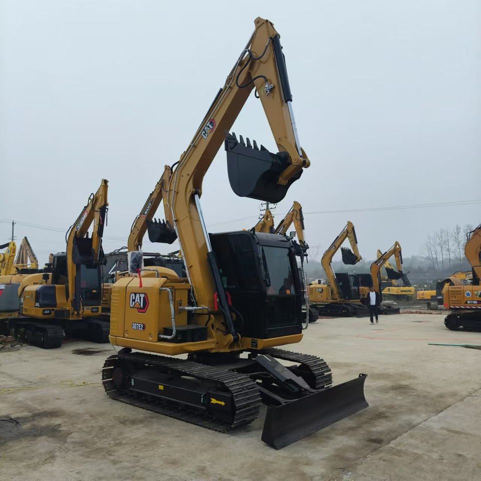 CATERPILLAR 307E2 - Pelle sur chenille: photos 5 CATERPILLAR 307E2 - Pelle sur chenille: photos 5