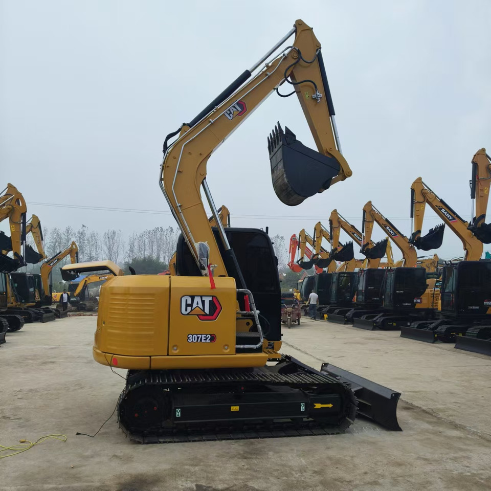 CATERPILLAR 307E2 - Pelle sur chenille: photos 1 CATERPILLAR 307E2 - Pelle sur chenille: photos 1