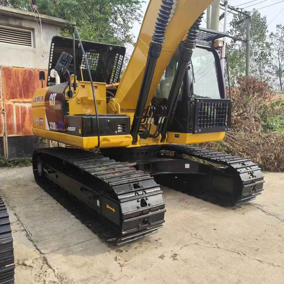 CATERPILLAR 320D2L - Pelle sur chenille: photos 5 CATERPILLAR 320D2L - Pelle sur chenille: photos 5
