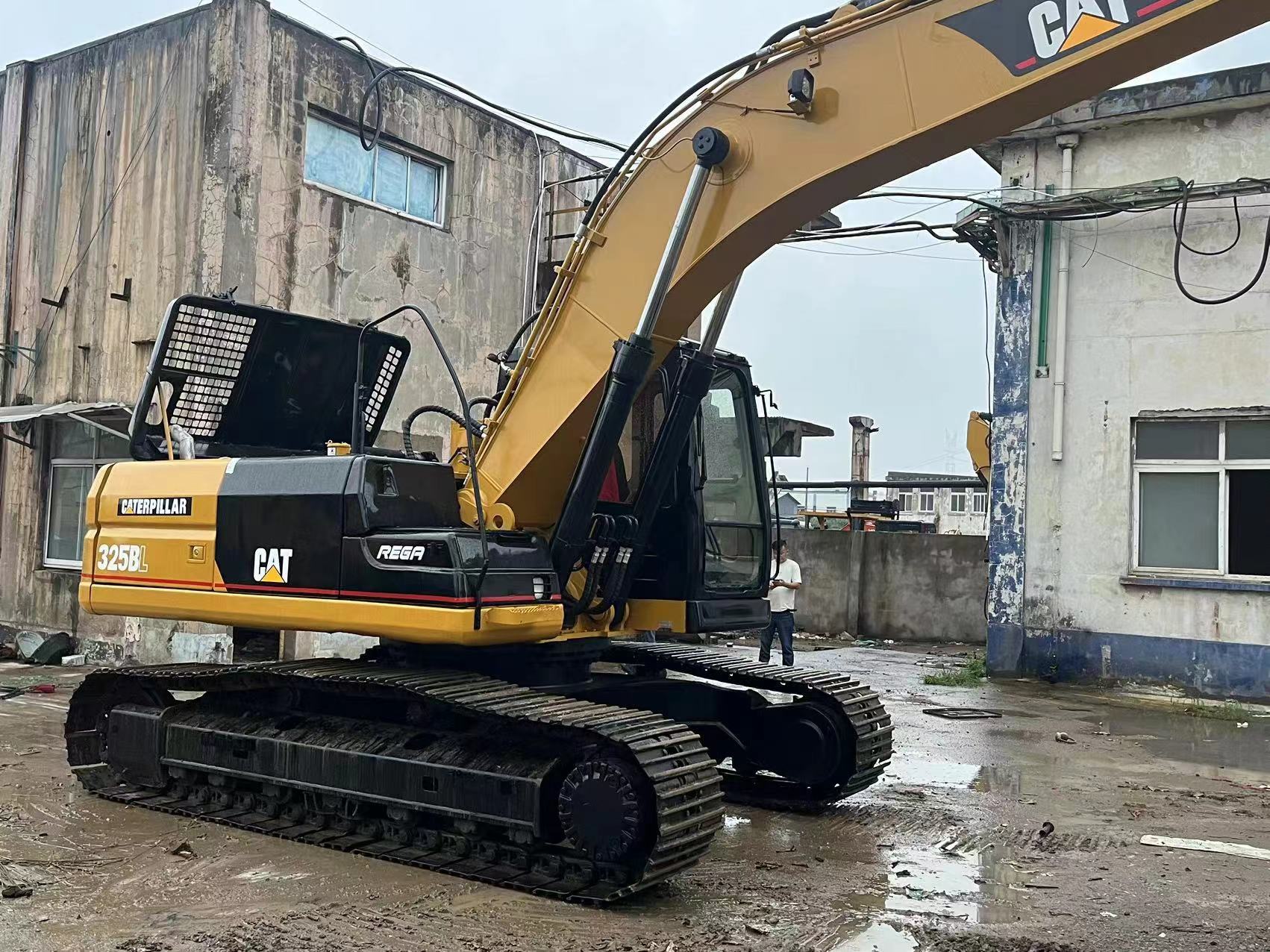 CATERPILLAR 325BL - Pelle sur chenille: photos 2 CATERPILLAR 325BL - Pelle sur chenille: photos 2