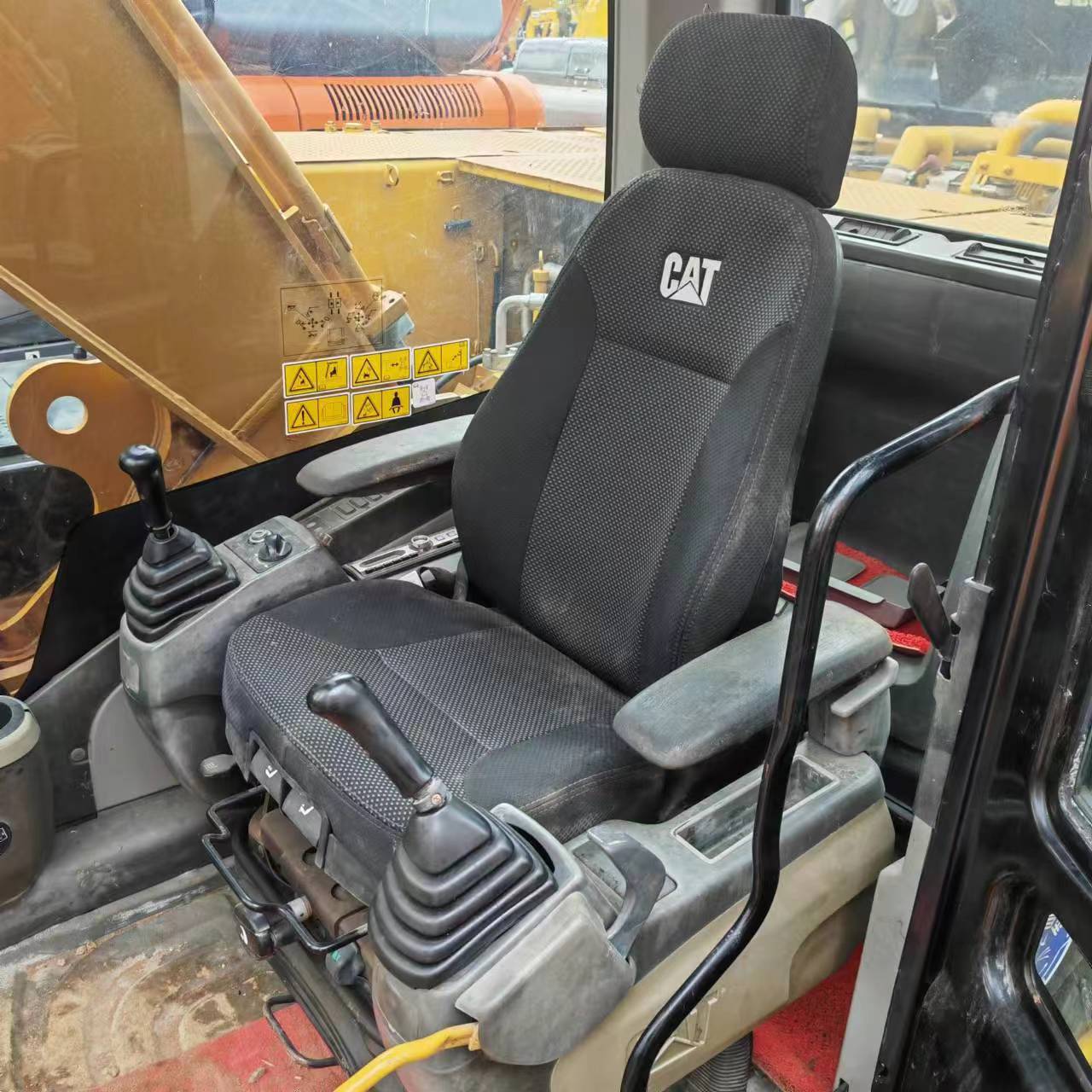 Pelle sur chenille CATERPILLAR 325D2: photos 6 Pelle sur chenille CATERPILLAR 325D2: photos 6