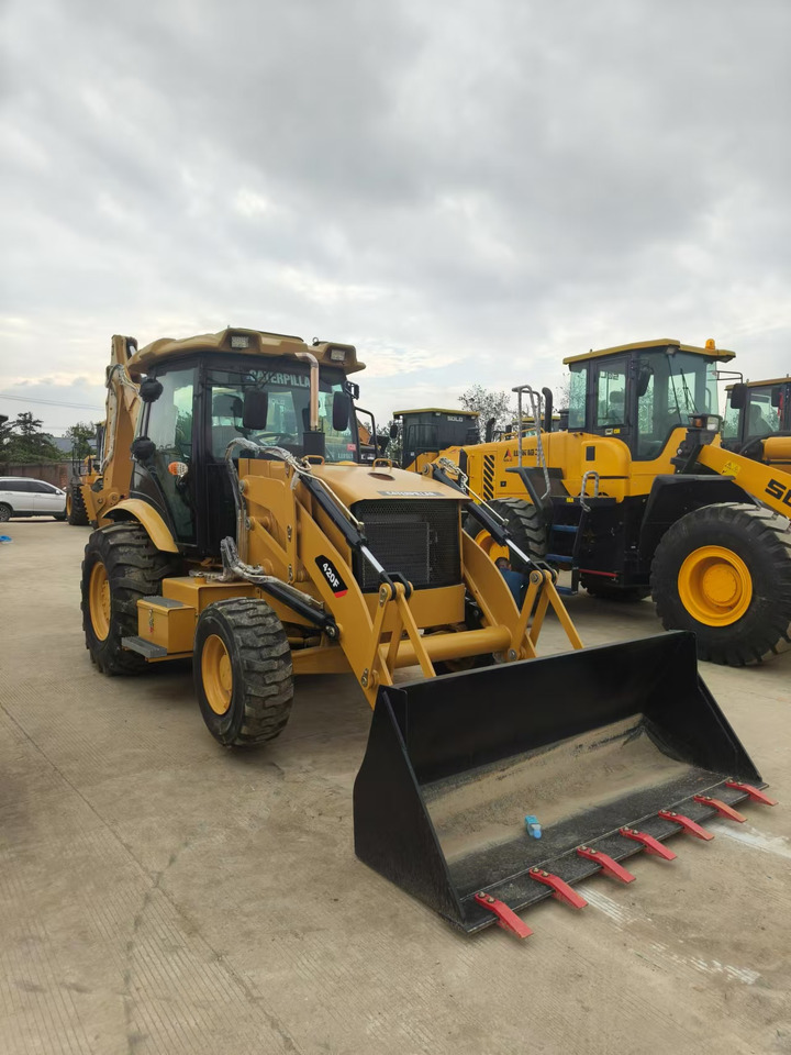 CATERPILLAR 420F - Tractopelle: photos 1 CATERPILLAR 420F - Tractopelle: photos 1