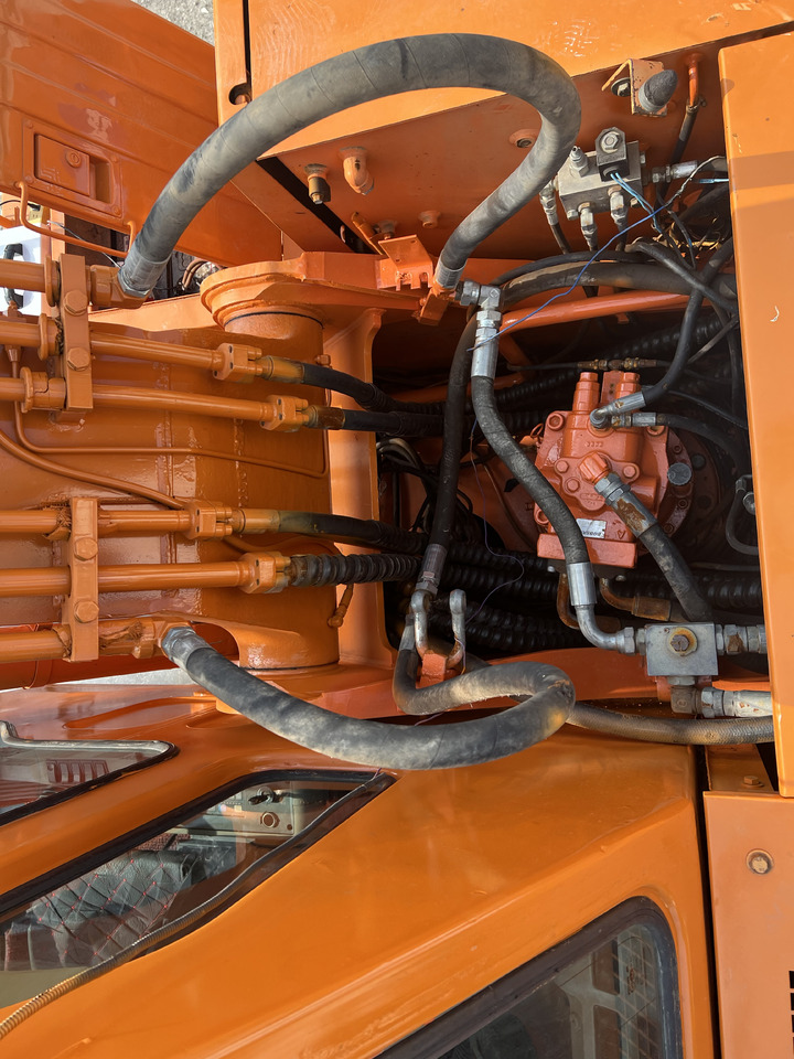 DOOSAN DX210 - Pelle sur pneus: photos 4 DOOSAN DX210 - Pelle sur pneus: photos 4