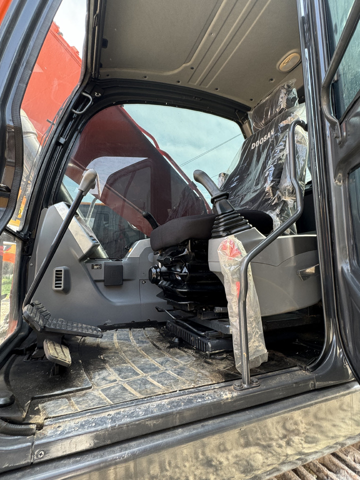 Pelle sur chenille DOOSAN DX225: photos 9