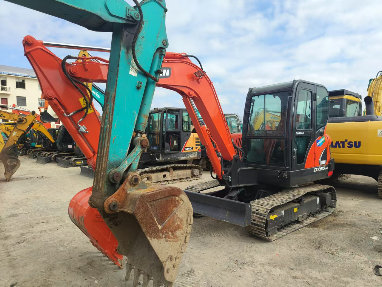 Pelle sur chenille DOOSAN DX60: photos 6