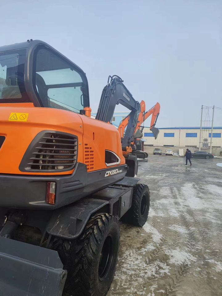 DOOSAN DX60w-9c - Mini pelle: photos 5 DOOSAN DX60w-9c - Mini pelle: photos 5