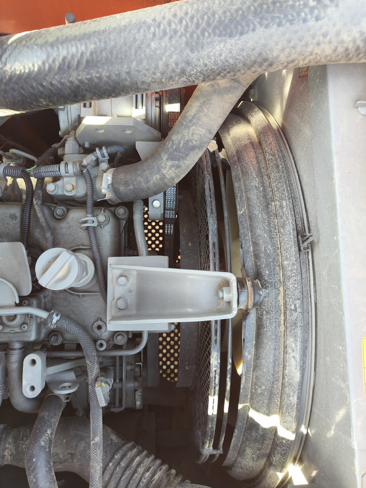 HITACHI ZX130H-5A - Pelle sur chenille: photos 4 HITACHI ZX130H-5A - Pelle sur chenille: photos 4