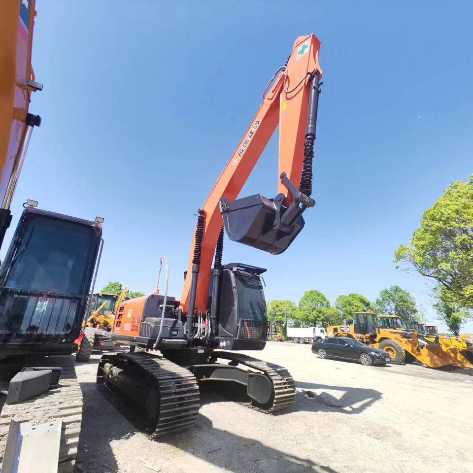 HITACHI ZX200 - Pelle sur chenille: photos 1 HITACHI ZX200 - Pelle sur chenille: photos 1