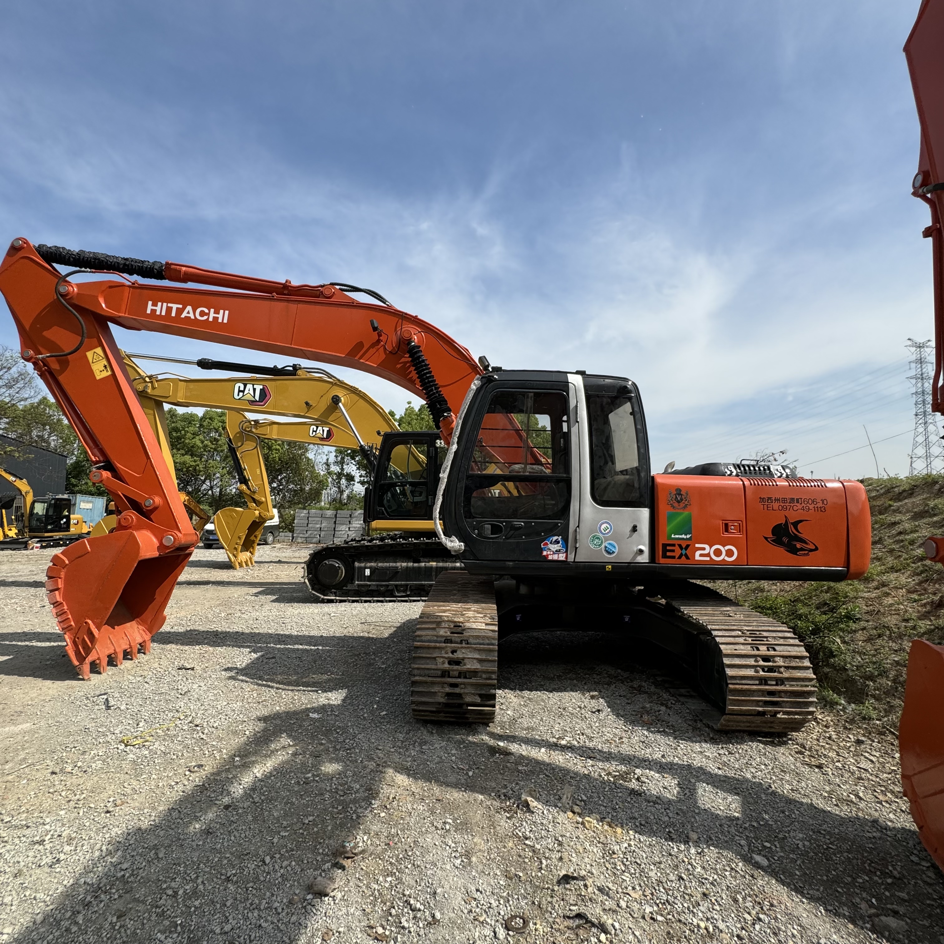 HITACHI ZX200 - Pelle sur chenille: photos 1 HITACHI ZX200 - Pelle sur chenille: photos 1