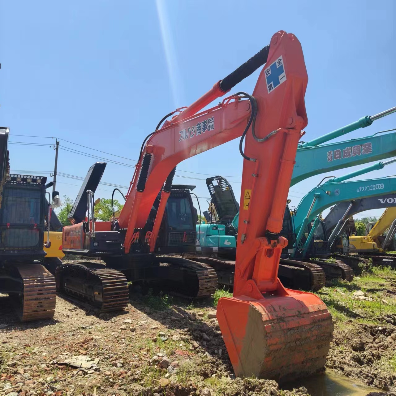 HITACHI ZX350 - Pelle sur chenille: photos 1 HITACHI ZX350 - Pelle sur chenille: photos 1