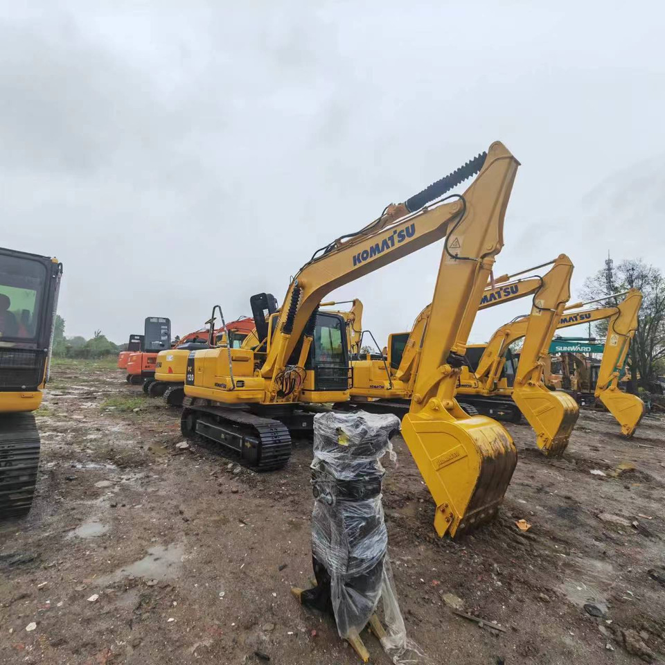 KOMATSU PC120 - Pelle sur chenille: photos 2 KOMATSU PC120 - Pelle sur chenille: photos 2