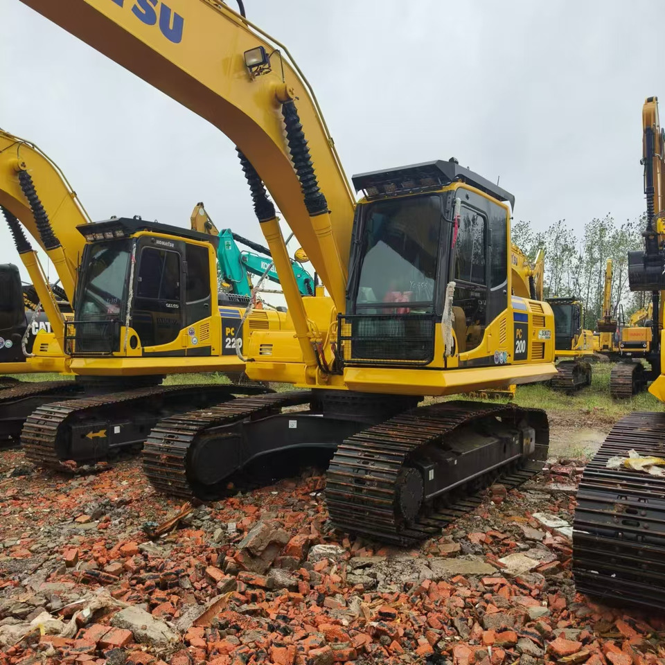 KOMATSU PC200 - Pelle sur chenille: photos 2 KOMATSU PC200 - Pelle sur chenille: photos 2