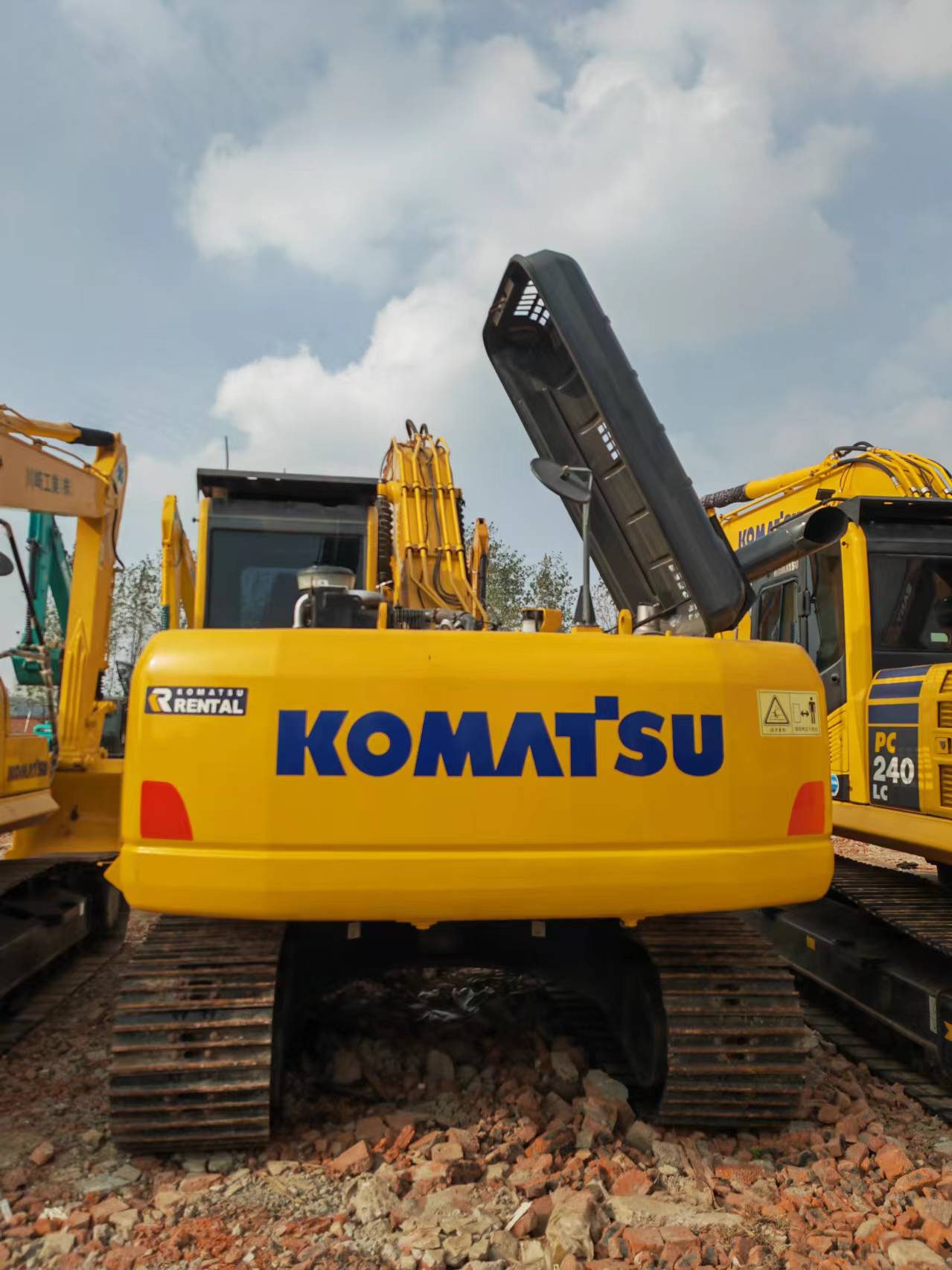 KOMATSU PC200 - Pelle sur chenille: photos 5 KOMATSU PC200 - Pelle sur chenille: photos 5