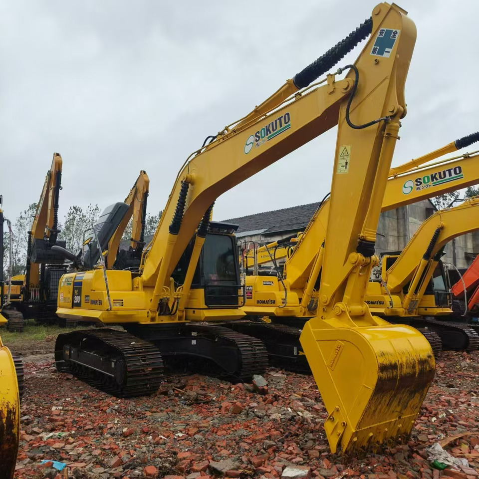 KOMATSU PC200 - Pelle sur chenille: photos 1 KOMATSU PC200 - Pelle sur chenille: photos 1
