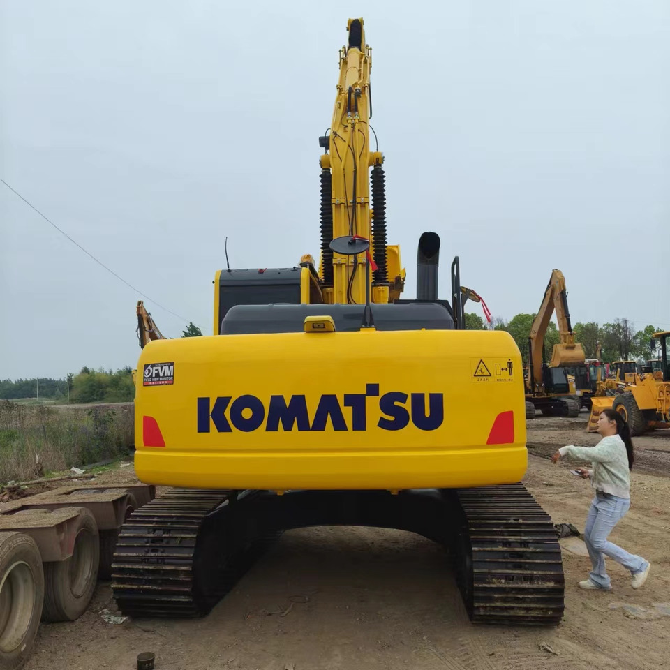 Pelle sur chenille KOMATSU PC240LC-8: photos 7