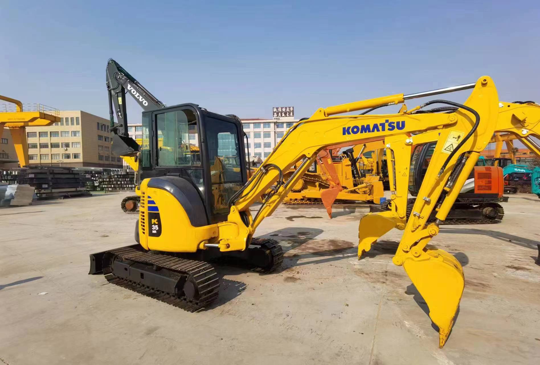 KOMATSU PC35 - Mini pelle: photos 2 KOMATSU PC35 - Mini pelle: photos 2