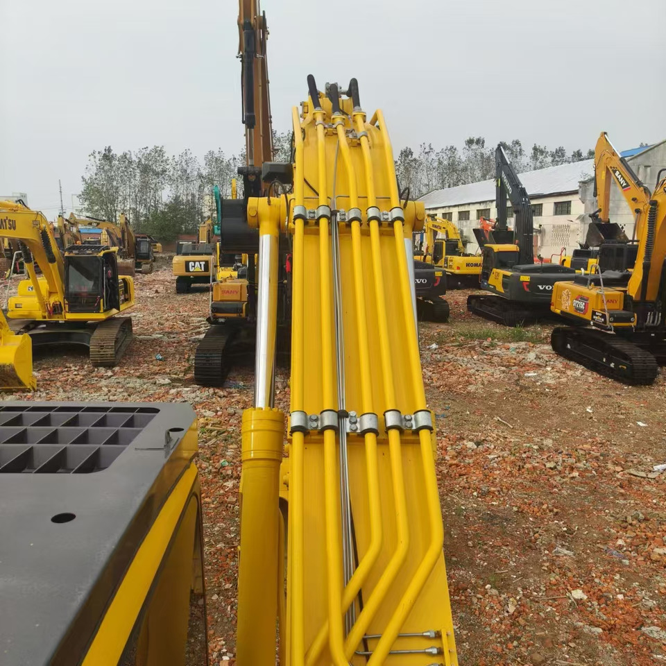 KOMATSU PC350 - Pelle sur chenille: photos 3 KOMATSU PC350 - Pelle sur chenille: photos 3