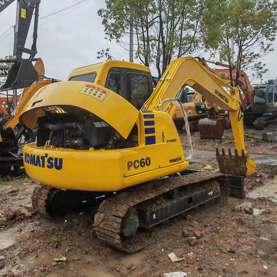 KOMATSU PC60-7 - Pelle sur chenille: photos 4 KOMATSU PC60-7 - Pelle sur chenille: photos 4