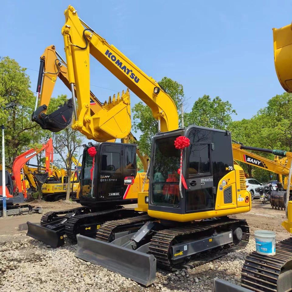 KOMATSU PC70 - Pelle sur chenille: photos 3 KOMATSU PC70 - Pelle sur chenille: photos 3