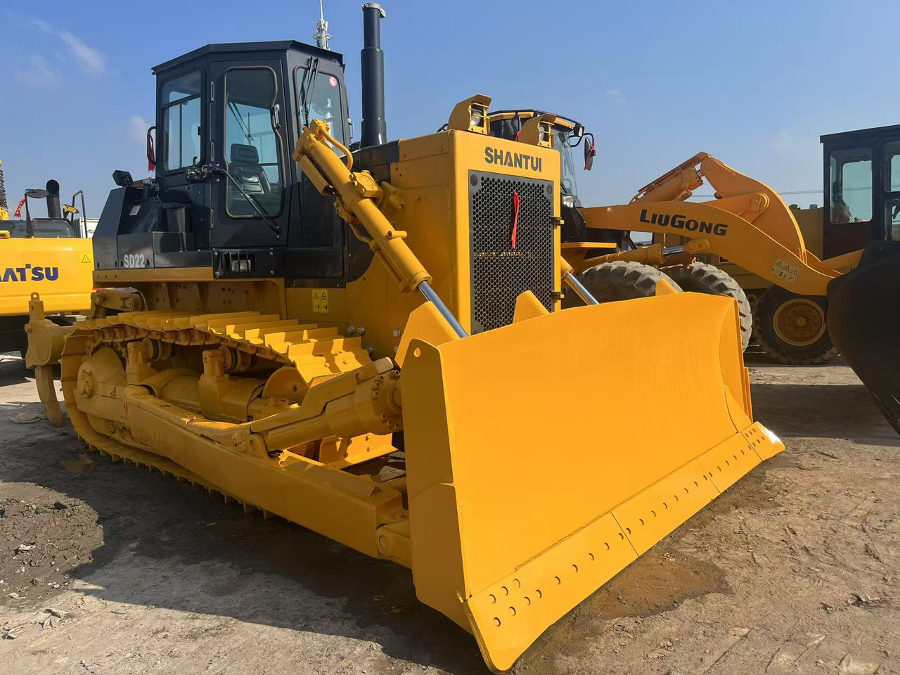 SHANTUI SD22 - Bulldozer: photos 1 SHANTUI SD22 - Bulldozer: photos 1