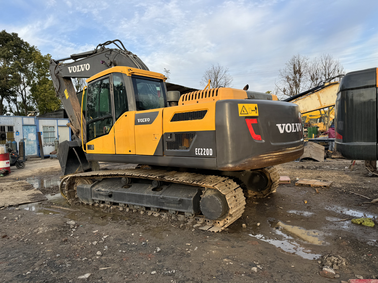 VOLVO EC220D - Pelle sur chenille: photos 1 VOLVO EC220D - Pelle sur chenille: photos 1
