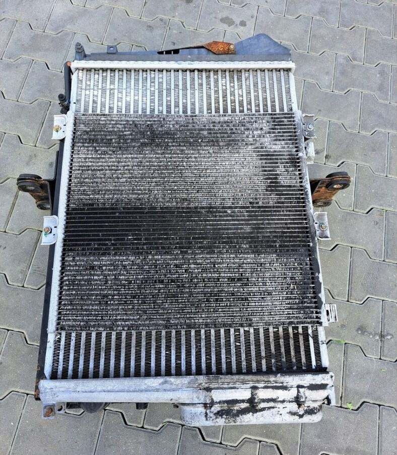 Behr KOMPLET CHŁODNIC VOLVO FL RENAULT MIDLUM DXI 7 - Radiateur pour Camion: photos 1 Behr KOMPLET CHŁODNIC VOLVO FL RENAULT MIDLUM DXI 7 - Radiateur pour Camion: photos 1