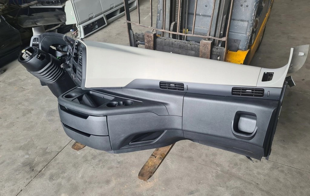 KONSOLA KOMPLETNA KOKPIT DESKA ROZDZIELCZA STELAŻ FORD F-MAX 500 TRUCKS - Panel de instrumentos: photos 3 KONSOLA KOMPLETNA KOKPIT DESKA ROZDZIELCZA STELAŻ FORD F-MAX 500 TRUCKS - Panel de instrumentos: photos 3