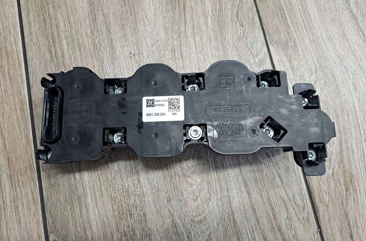 MODUŁ BLOK ELEKTRONIKA WYBIERAKA SKRZYNI BIEGÓW ZF TRAXON 0501.330.554 ZF TRAXON - Transmission pour Camion: photos 3 MODUŁ BLOK ELEKTRONIKA WYBIERAKA SKRZYNI BIEGÓW ZF TRAXON 0501.330.554 ZF TRAXON - Transmission pour Camion: photos 3