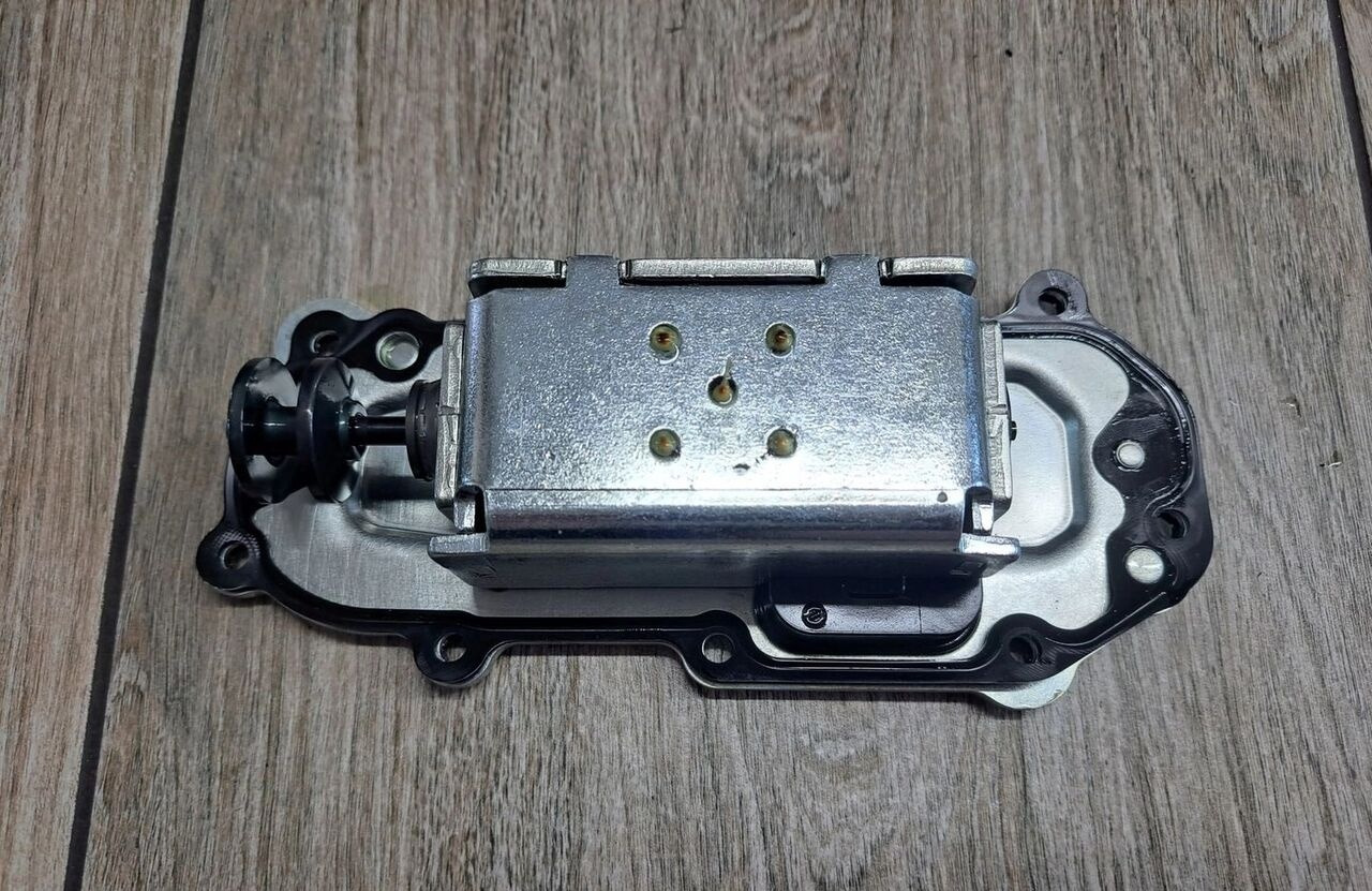 MODUŁ CEWKA BLOK ELEKTRONIKA WYBIERAKA SKRZYNI BIEGÓW ZF TRAXON 0501328597 ZF TRAXON - Transmission pour Camion: photos 1 MODUŁ CEWKA BLOK ELEKTRONIKA WYBIERAKA SKRZYNI BIEGÓW ZF TRAXON 0501328597 ZF TRAXON - Transmission pour Camion: photos 1