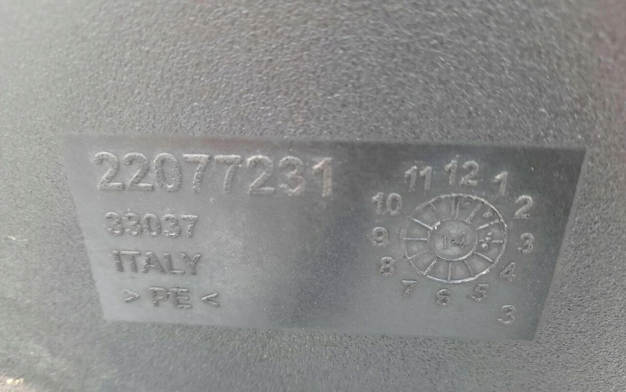Renault 22077231 Renault Gama D / Volvo FL - AdBlue réservoir pour Camion: photos 1 Renault 22077231 Renault Gama D / Volvo FL - AdBlue réservoir pour Camion: photos 1