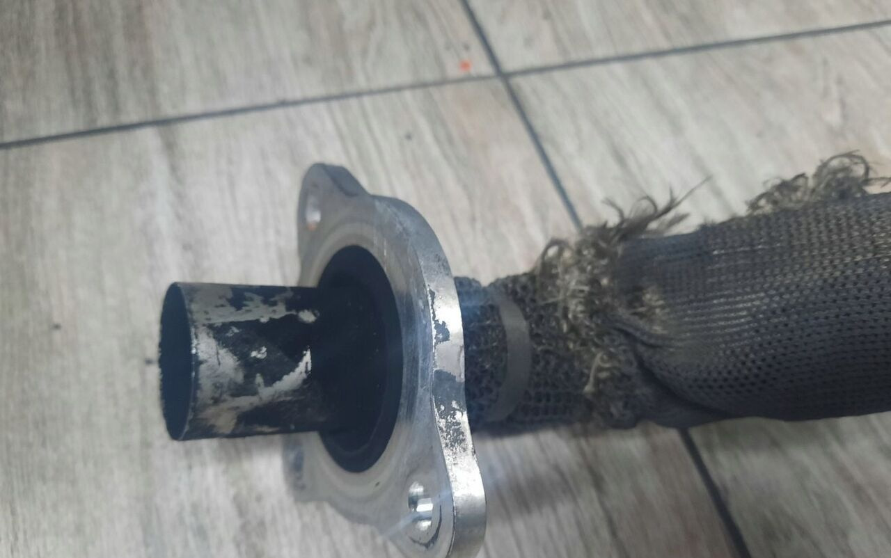 Renault GAMA T RANGE - Tube d'echappement pour Camion: photos 1 Renault GAMA T RANGE - Tube d'echappement pour Camion: photos 1