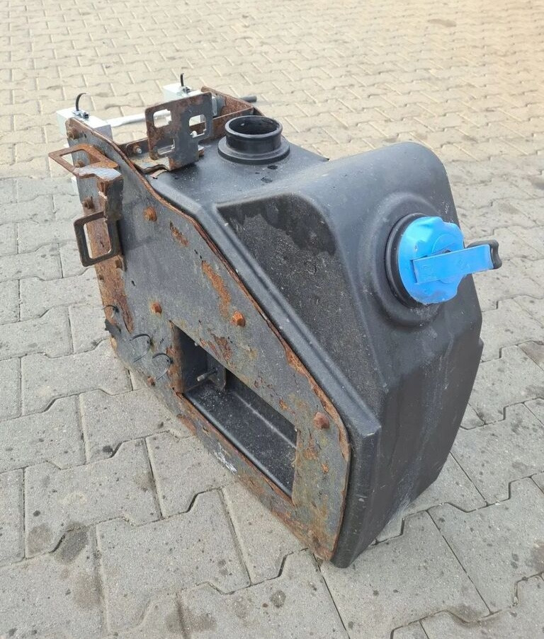 Renault OE 22077231 Renault RENAULT GAMA D VOLVO FL EURO 6 - AdBlue réservoir pour Camion: photos 1 Renault OE 22077231 Renault RENAULT GAMA D VOLVO FL EURO 6 - AdBlue réservoir pour Camion: photos 1