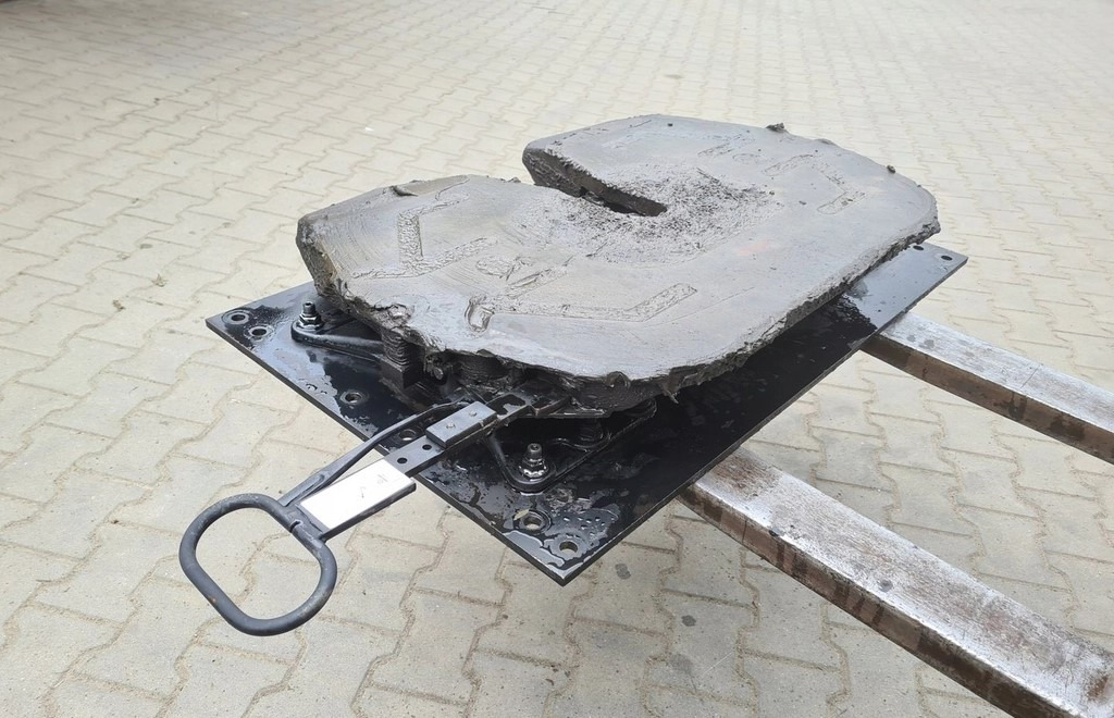 SIODŁO BLACHA PŁASKA HOLLAND FORD F-MAX CARGO - Sellette d'attelage: photos 4 SIODŁO BLACHA PŁASKA HOLLAND FORD F-MAX CARGO - Sellette d'attelage: photos 4