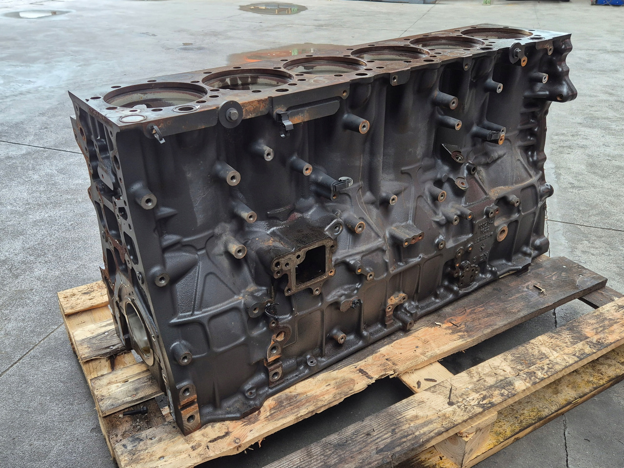 VOLVO BLOK SILNIKA RENAULT GAMA RANGE T EVO TURBOCOMPOUND VOLVO FH 5 D13K 2226825 K8 - Bloc-cylindres pour Camion: photos 3 VOLVO BLOK SILNIKA RENAULT GAMA RANGE T EVO TURBOCOMPOUND VOLVO FH 5 D13K 2226825 K8 - Bloc-cylindres pour Camion: photos 3