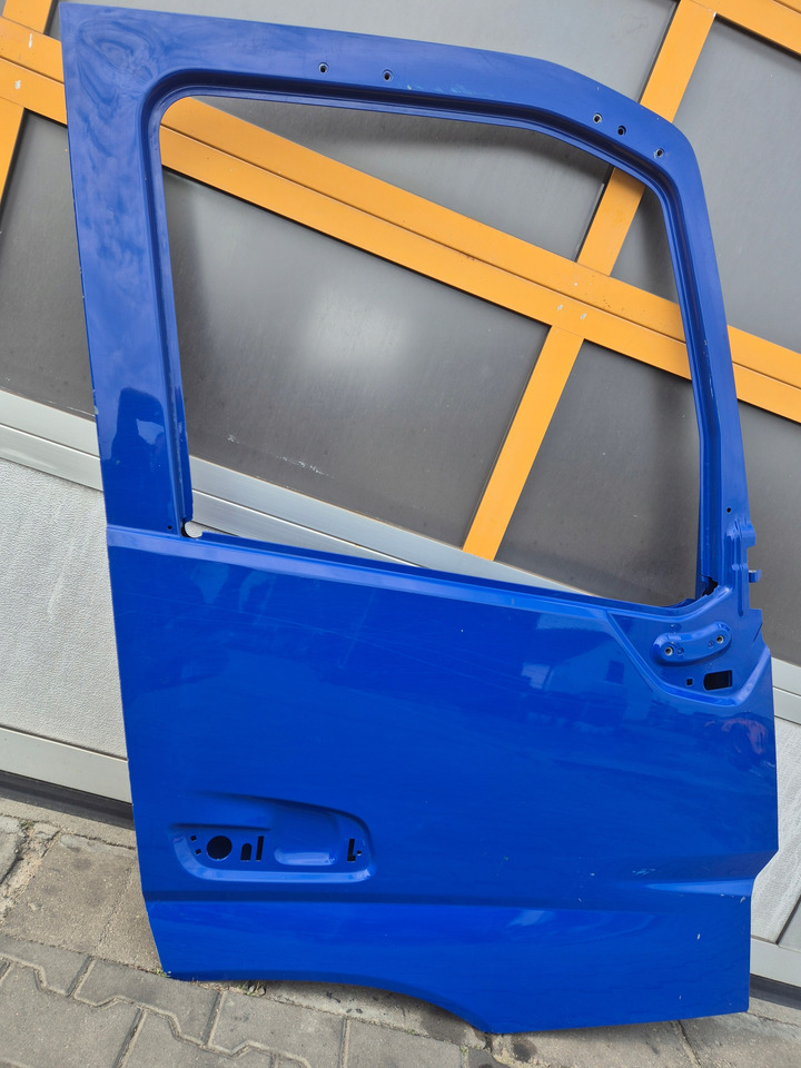 VOLVO DRZWI GOŁE PRAWE VOLVO FM 5 FMX 5 - Portière et pièces pour Camion: photos 2 VOLVO DRZWI GOŁE PRAWE VOLVO FM 5 FMX 5 - Portière et pièces pour Camion: photos 2